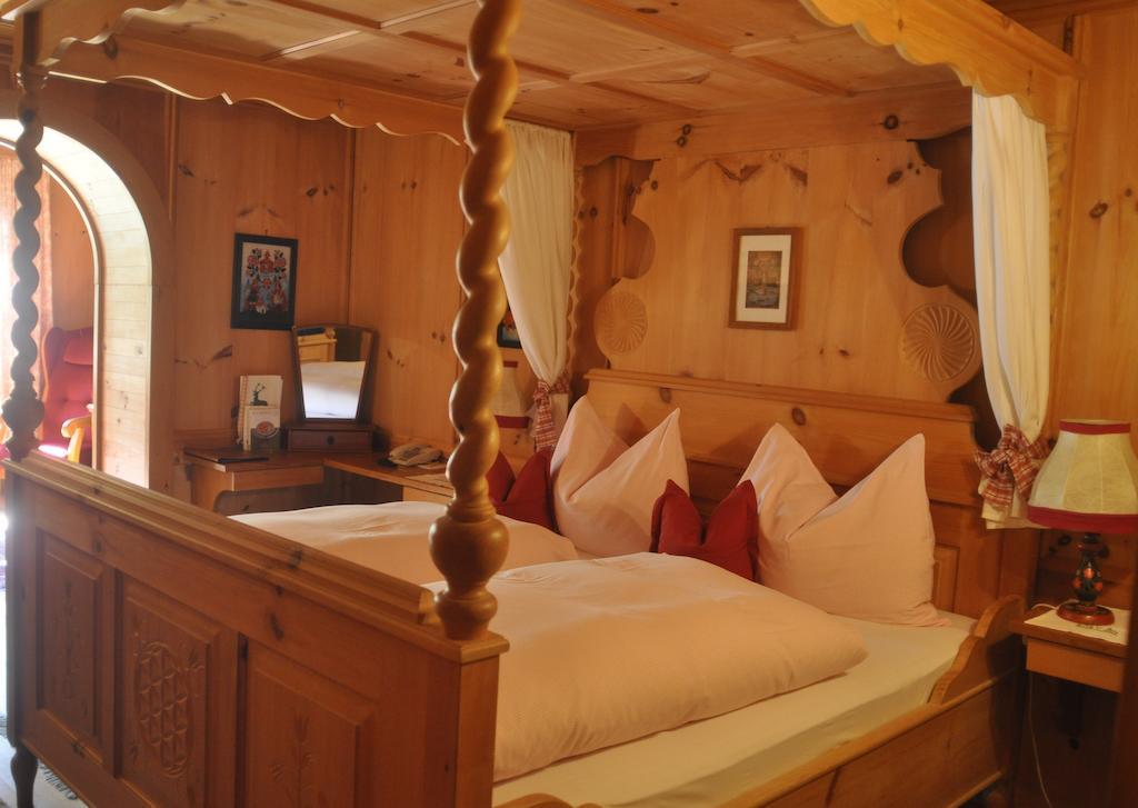 Romantikhotel Almtalhof Grünau im Almtal Habitación foto